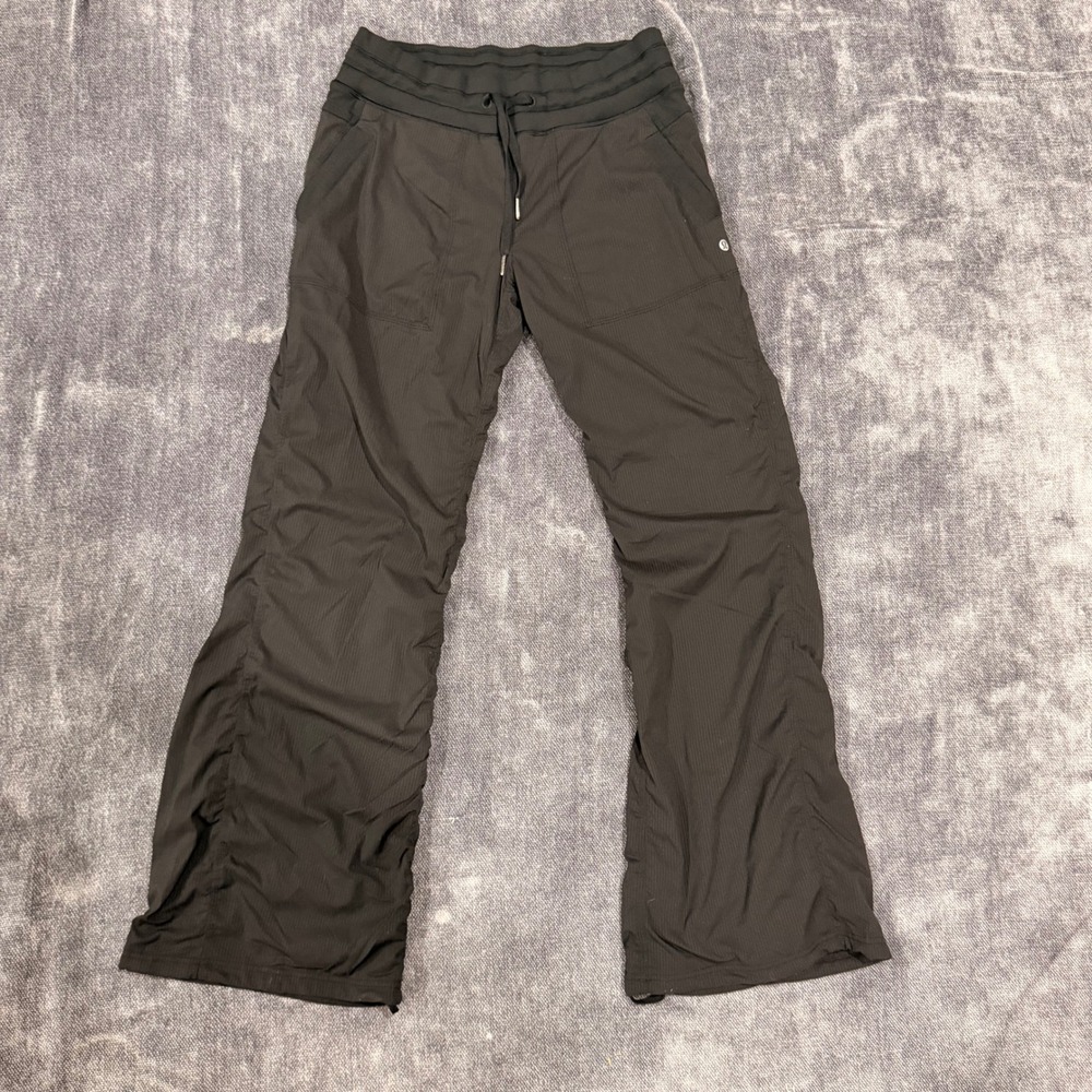 Lululemon Studio Pant III Black Unlined Relaxed Fit Dance Pants Size 4 31 Inseam